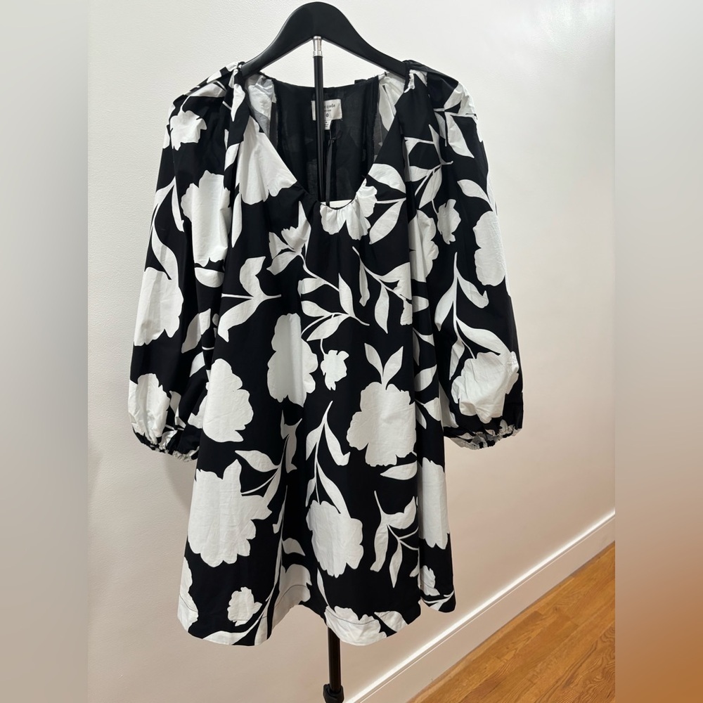 265. NWT KATE SPADE! Black and White Puffy Sleeves Floral Mini Dress